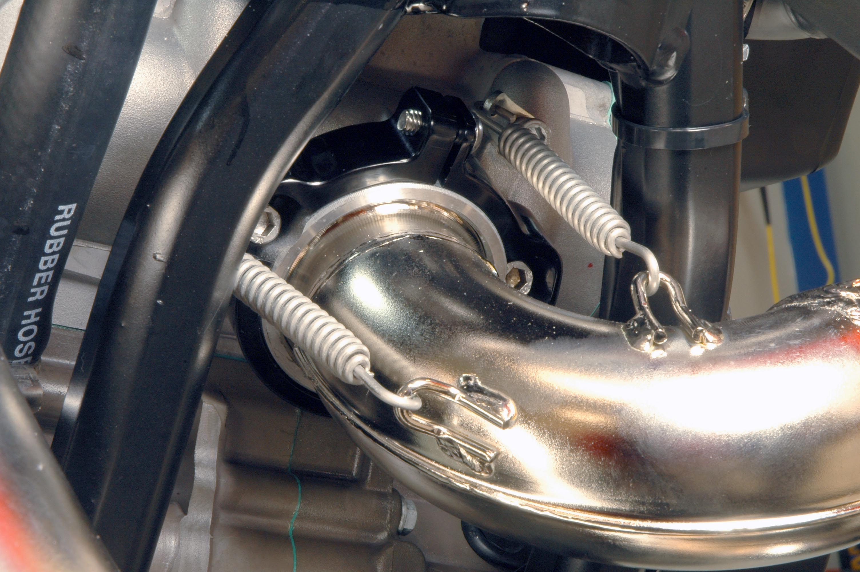 2 stroke exhaust protector