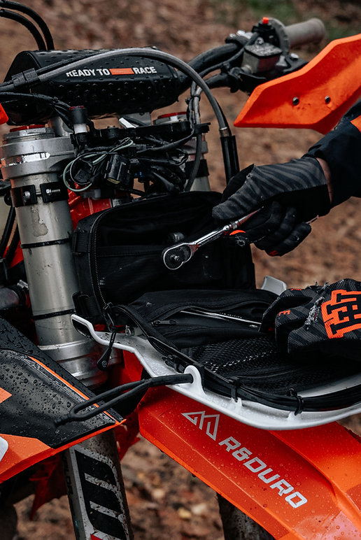 R&Duro Folding Number Plate Compartment