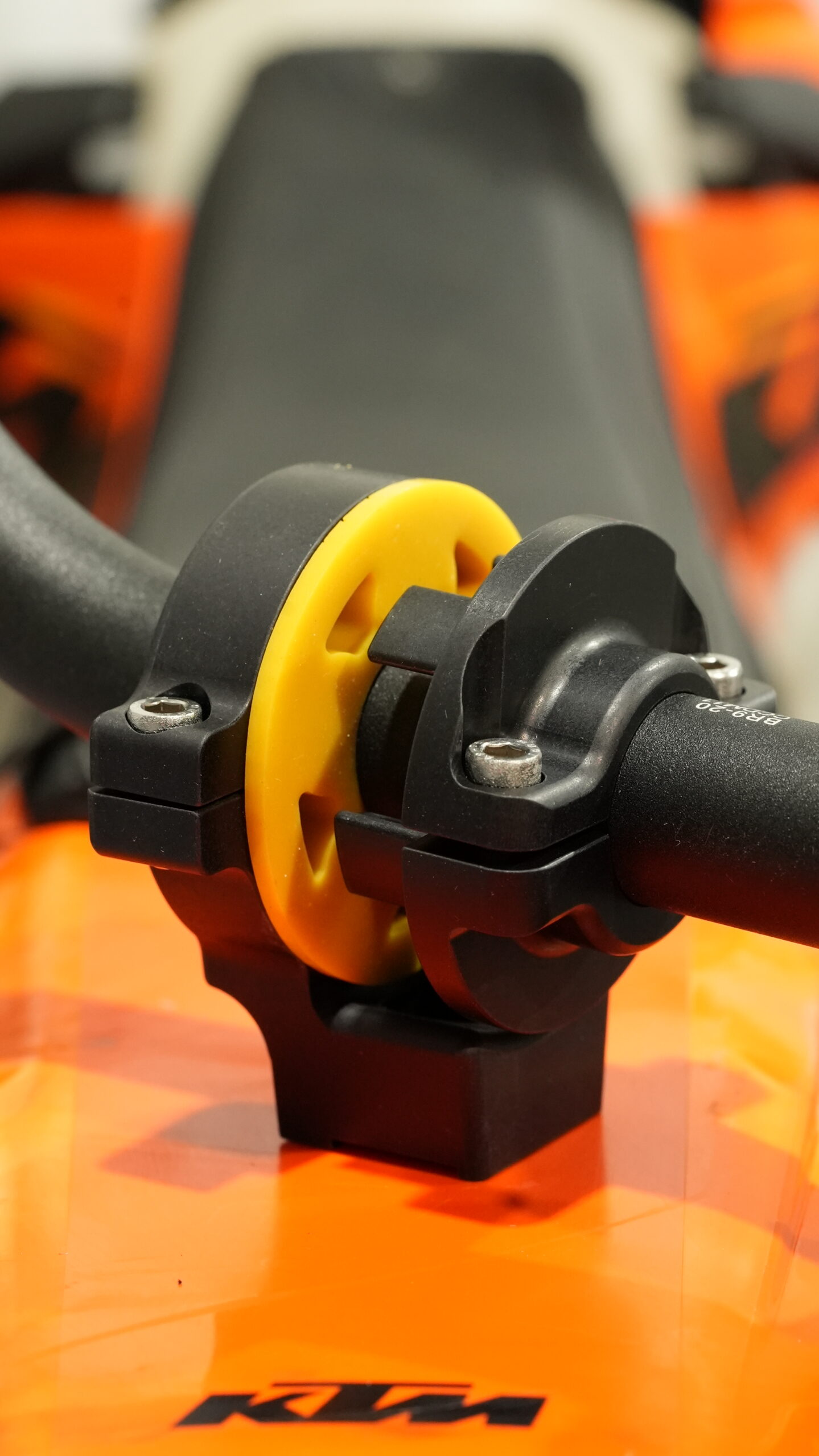Urmosi 720 SBC Soft Bar Clamp